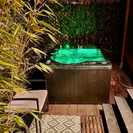 Chalet Tiny House With Garden And Jacuzzi Near Amsterdam *